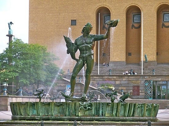 Poseidon symbolizes Gothenburg’s deep connection to the sea, watching over sailors, the city, and everyone who passes by